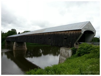 covered bridge between Vermont and New Hampshire